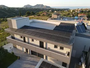 4-bedroom apartment with 4 bathrooms and a terrace - Image 2