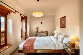 Brand New Courtyard Loft w/ elevator | Green Tara - Image 2