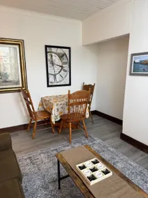 Sleeps 4 w/laundry+privacy+Pet Friendly+Parking - Image 5