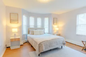Prime 2BR Near Tufts & Downtown Boston - Image 2