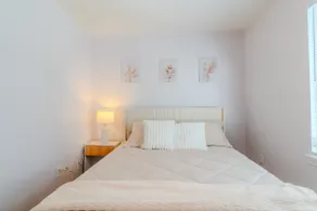 Prime 2BR Near Tufts & Downtown Boston - Image 5