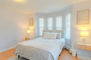 Prime 2BR Near Tufts & Downtown Boston - Image 3