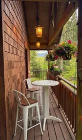 Huckleberry Cabin - Cozy 1 Room King Bed w/ View - Image 3