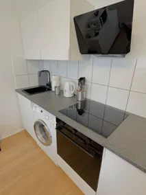 Your apartment with a queen-size bed on the ground floor - Image 4