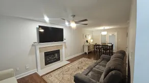 Spacious Home, private Pool, Minutes to Town. - Image 2