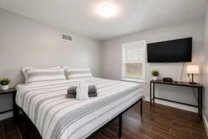 Spacious Home_5BR|Sleeps 11|Easy HWY Access - Image 4