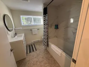 Private Guest Suite In Colwood - Image 5