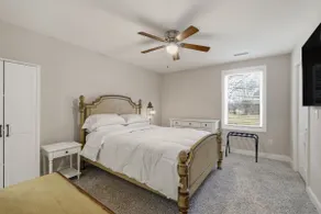 Chic Modern Newton Retreat Steps to Downtown - Image 3
