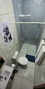 Full Apartment Near Airport and Arena • AC+Netflix - Image 2