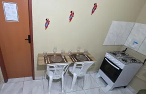 Full Apartment Near Airport and Arena • AC+Netflix - Image 5