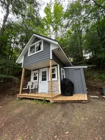 Lakefront Cabin on The Big Rideau - Image 2