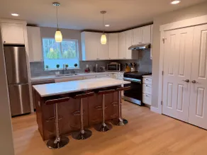 Camano Island Gem • King Bed • Sleeps 6 - Image 3