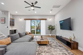 Luxury Downtown Getaway with Breathtaking Views - Image 4
