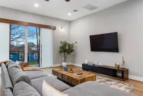 Luxury Downtown Getaway with Breathtaking Views - Image 3