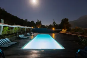 Cabin for 2 with private outdoor Jacuzzi - Image 5