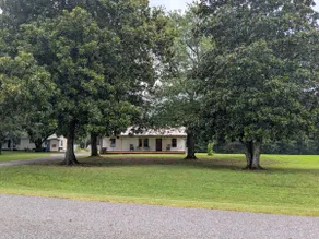 The South House: Country, Comfortable, Convenient - Image 3