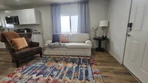 5 Min To Hospital 2 Bed 1 Bath Sleeps 7 - Image 4