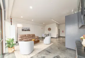 South Hill King Suite | Stylish, Private, Parking - Image 5