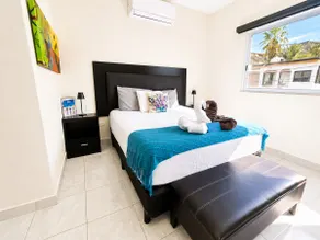 Cabo Dntwn Studios Cozy Queen Studio – Marina Walk - Image 4