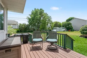 Cozy Downtown Cottage Near Beach and Pier - Image 2