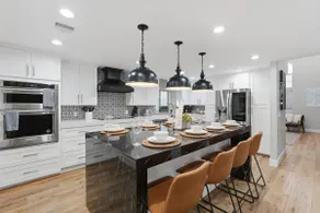 Stylish 7BR/4Bath w/heated pool, Game Room, & more - Image 3