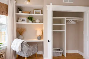 The Benjamin: Stylish 3-Bedroom in Prospect Hill - Image 3