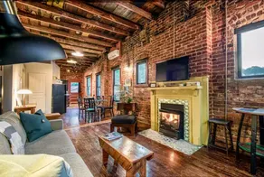 Firehouse Loft in NorthShore - clean & unique - Image 2