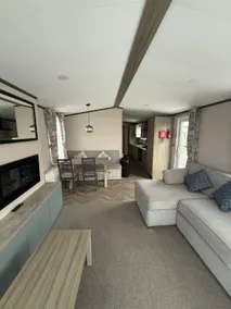 Beautiful caravan/guesthome for up to 6 people. - Image 2