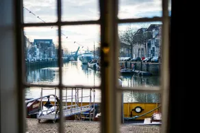 Historic lock keeper's house on the harbor - Image 5