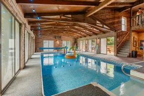 Rockstar~Indoor pool~Sleeps 10~Gameroom~Volleyball - Image 2