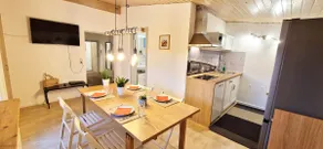 Cozy overnight stay in 3 bedrooms at the EP - Image 4