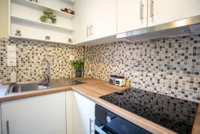 Ground Floor 2BR • Walking Distance to Center - Image 5