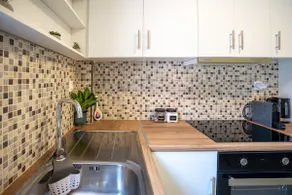 Ground Floor 2BR • Walking Distance to Center - Image 4