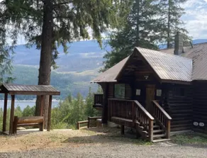 Charming Log Home Lake & Mountain views/w hot tub - Image 2