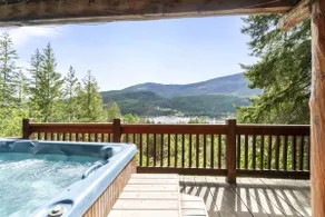 Charming Log Home Lake & Mountain views/w hot tub - Image 5