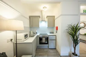 Coastal Nest - Cosy flat in Irvine town centre - 5 minute drive from beach - Image 3