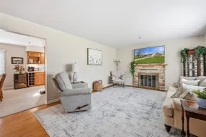 Spacious remodeled family home in Hermitage - Image 2