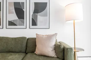Guest Favorite Stay in Oak Park| In Unit Laundry - Image 2