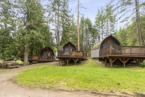 Cozy cabin #1 w/ hot tub (sicamous) - Image 2