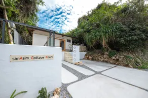 Private rental overlooking the blue of Kouri, Okinawa | Enjoy island time in the open-air jacuzzi | Max 4 guests - Image 5