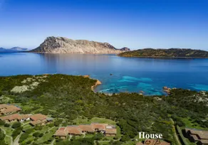 Private beach and moorings 150 m away, boat trips - Image 4