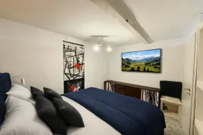 Nice apartment with charm and a private garden - Image 2