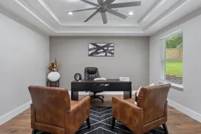 4BR I 3BA Near DT & Airport I Fast WIFI & Office - Image 4