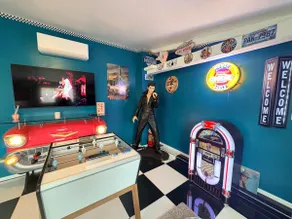 Retro-chic suite with hot tub on the terrace - Image 2