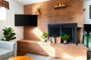 Cozy Modern Style | Quiet, Walkable, Easy Parking - Image 3