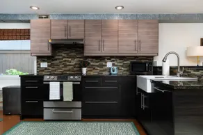 Cozy Modern Style | Quiet, Walkable, Easy Parking - Image 4