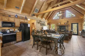 Log Cabin_Pvt Hot Tub_Free Tix_Near Big Cedar - Image 3