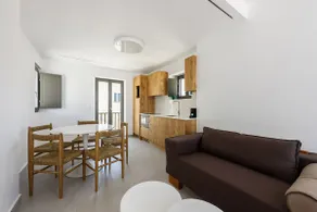 Azure Naousa - Image 3