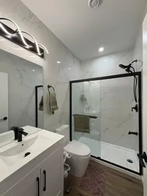 Luxury Walkout Basement Suite in Winnipeg - Image 4