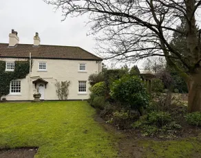 West Cottage, Tadcaster, with log burner, stunning - Image 4